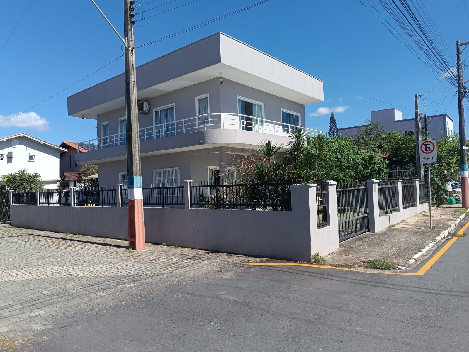 Sobrado de alto padrão de esquina — Centro, Navegantes