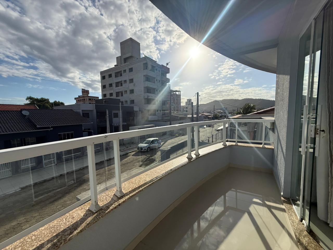 Sobrado com piscina e suíte master — Gravatá, Navegantes